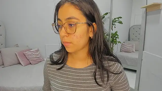 Snapshot of lucelly_15 chatting on February 2026 11:44:01 AM lucelly 15 online show from February 2026 11:44:01 AM