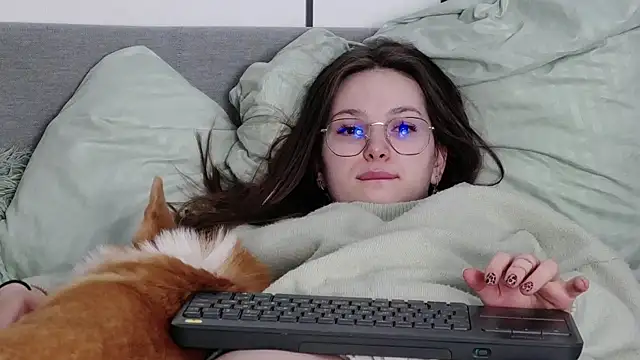 -Amora online show from April 2026 11:21:02 AM