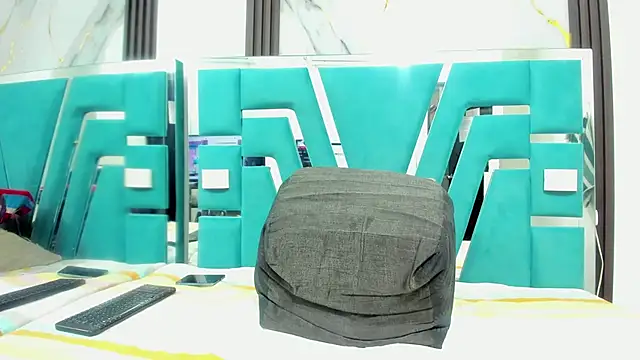 Snapshot of ebony_valentina chatting on September 2025 01:51:01 AM ebony valentina online show from September 2025 01:51:01 AM