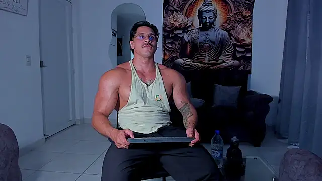 Valentino Dosantos  online show from October 2025 08:11:02 PM