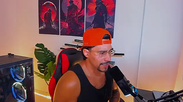Snapshot of Valentino_Dosantos_ chatting on July 2026 11:09:02 PM Valentino Dosantos online show from July 2026 11:09:02 PM
