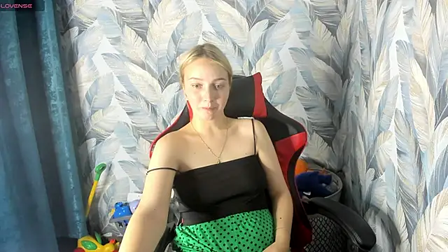 Snapshot of stella_leex chatting on November 2025 05:12:02 PM stella leex online show from November 2025 05:12:02 PM