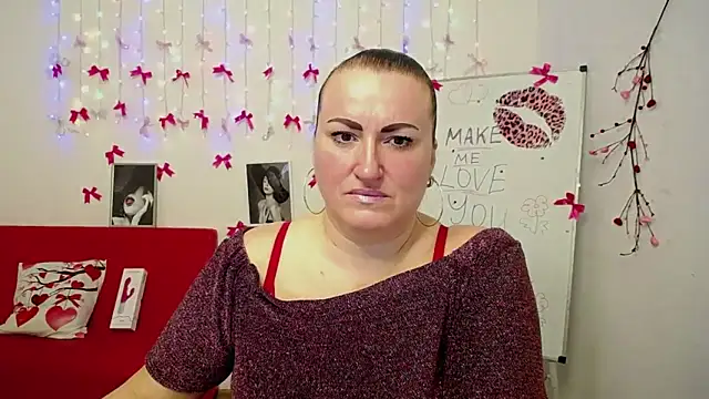 DianaMGG online show from February 2026 06:30:01 PM