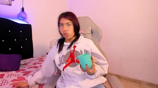 Snapshot of Melany__dreams chatting on February 2025 04:56:02 PM Melany dreams online show from February 2025 04:56:02 PM