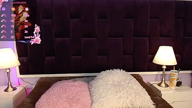 Azaahara  online show from April 2026 12:42:01 PM