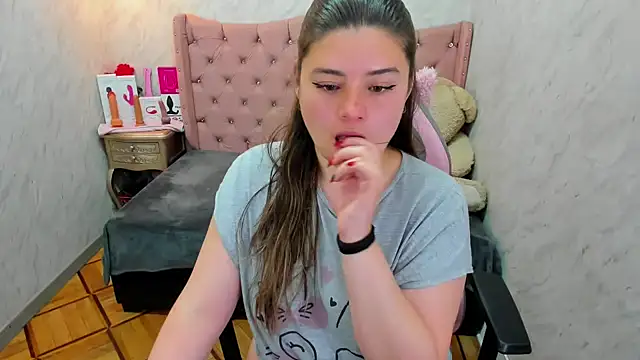 Snapshot of Lianngrace chatting on November 2025 02:05:02 PM Lianngrace online show from November 2025 02:05:02 PM