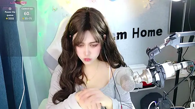 Snapshot of hanhan-baby chatting on February 2025 06:48:01 AM hanhan-baby online show from February 2025 06:48:01 AM