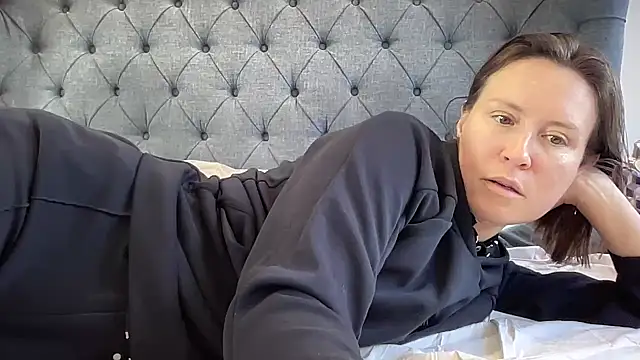 Snapshot of eatmypie69 chatting on September 2025 12:07:01 PM eatmypie69 online show from September 2025 12:07:01 PM