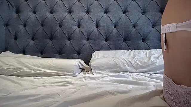 Snapshot of eatmypie69 chatting on October 2025 10:49:02 AM eatmypie69 online show from October 2025 10:49:02 AM