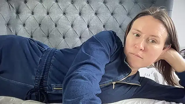 Snapshot of eatmypie69 chatting on November 2025 10:48:02 AM eatmypie69 online show from November 2025 10:48:02 AM