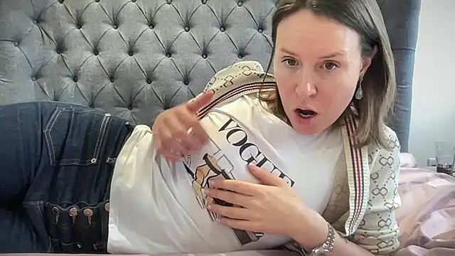 Snapshot of eatmypie69 chatting on December 2025 10:02:01 AM eatmypie69 online show from December 2025 10:02:01 AM