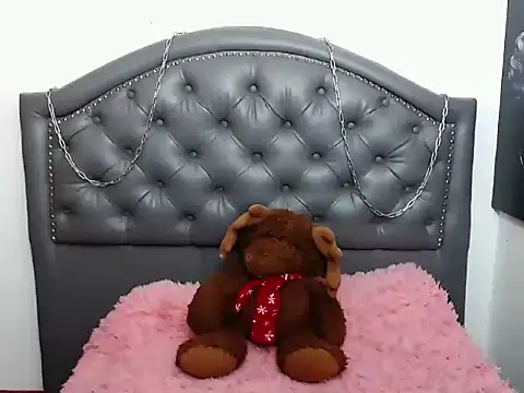 Snapshot of angellyhorny chatting on December 2025 09:41:02 PM angellyhorny online show from December 2025 09:41:02 PM