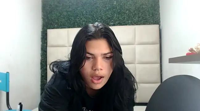 Snapshot of melany_rouse18 chatting on February 2025 10:21:01 PM melany rouse18 online show from February 2025 10:21:01 PM