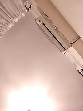 Snapshot of Loly2025 chatting on September 2025 09:05:01 PM Loly2025 online show from September 2025 09:05:01 PM