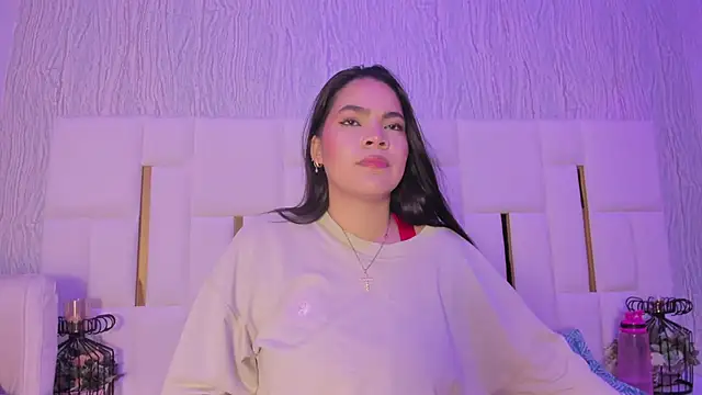 Snapshot of hillary_uckerman_ chatting on October 2025 11:36:01 AM hillary uckerman online show from October 2025 11:36:01 AM