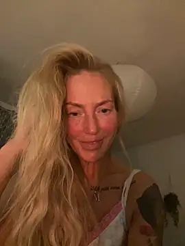 Fiery Blonde LexiX online show from October 2025 09:59:02 PM
