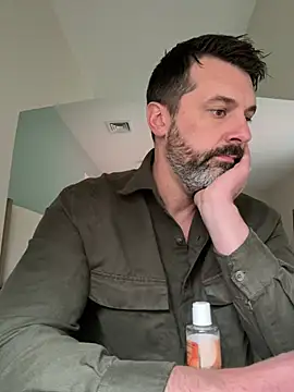 plaintreebull online show from March 2026 05:06:01 PM