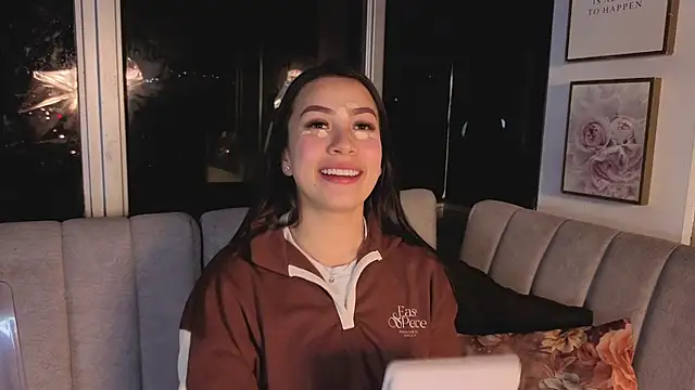 Snapshot of Ivanna_West chatting on November 2025 10:15:02 AM Ivanna West online show from November 2025 10:15:02 AM