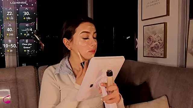 Snapshot of Ivanna_West chatting on November 2025 10:14:01 AM Ivanna West online show from November 2025 10:14:01 AM