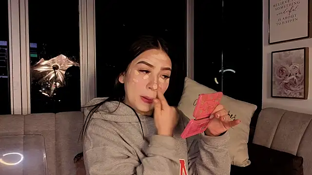 Snapshot of Ivanna_West chatting on November 2025 10:06:01 AM Ivanna West online show from November 2025 10:06:01 AM