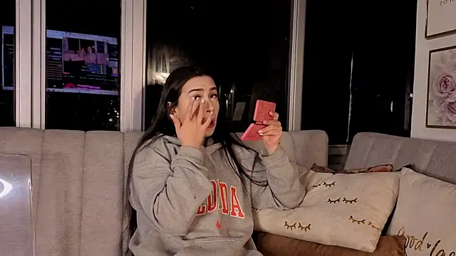 Snapshot of Ivanna_West chatting on December 2025 10:02:01 AM Ivanna West online show from December 2025 10:02:01 AM