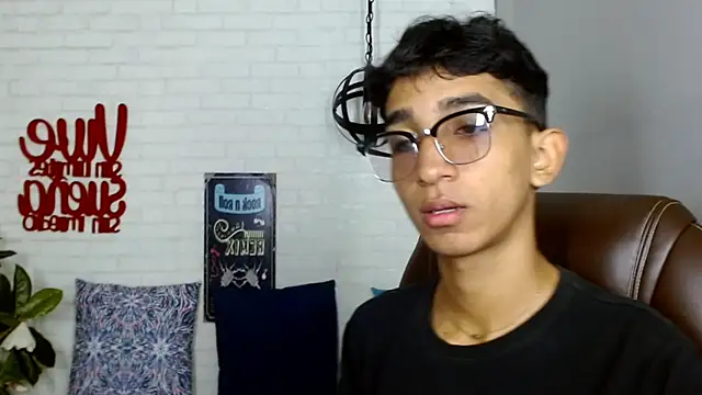 Snapshot of Martin_Linares chatting on February 2025 01:40:02 PM Martin Linares online show from February 2025 01:40:02 PM