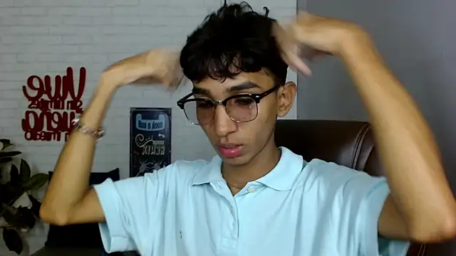 Snapshot of Martin_Linares chatting on February 2025 01:42:01 PM Martin Linares online show from February 2025 01:42:01 PM