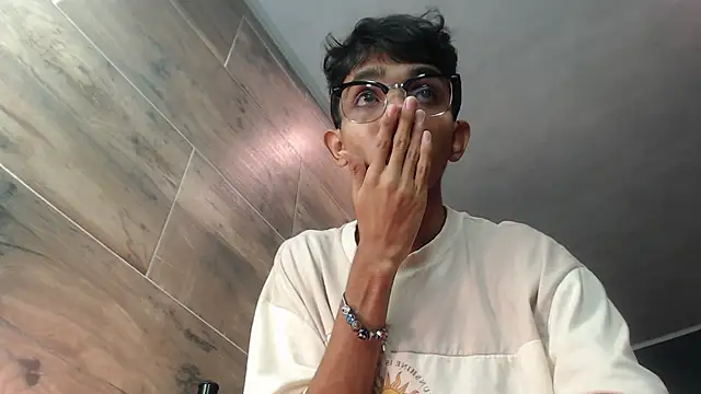 Snapshot of Martin_Linares chatting on March 2025 01:25:02 PM Martin Linares online show from March 2025 01:25:02 PM