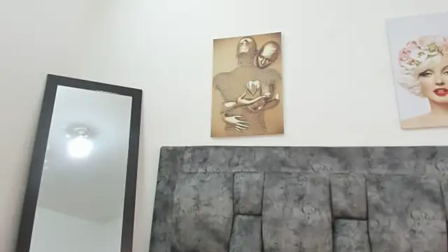 Snapshot of Chloe_diamondss chatting on March 2025 09:33:02 AM Chloe diamondss online show from March 2025 09:33:02 AM