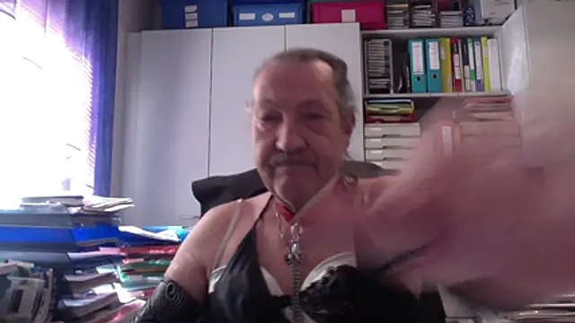 HMStraps01 online show from March 2026 09:54:02 AM