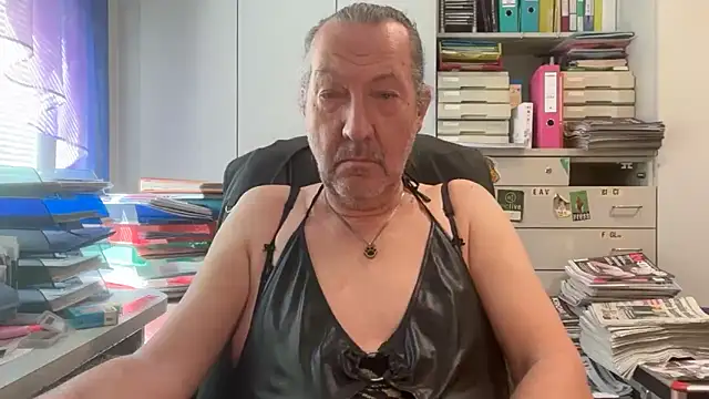 HMStraps01 online show from May 2026 09:38:01 AM