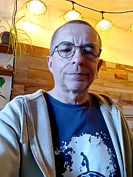 Snapshot of Xavspank2 chatting on March 2026 02:45:01 PM Xavspank2 online show from March 2026 02:45:01 PM