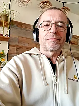 Snapshot of Xavspank2 chatting on March 2026 09:43:02 AM Xavspank2 online show from March 2026 09:43:02 AM