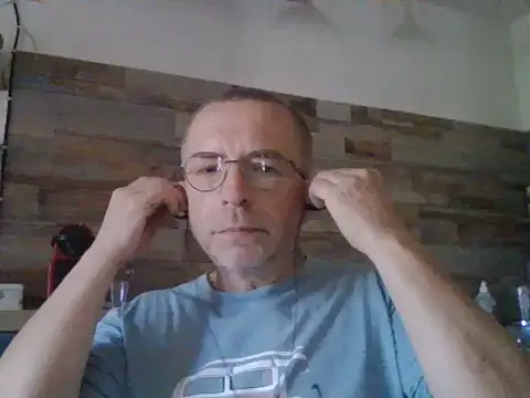 Snapshot of Xavspank2 chatting on May 2026 07:37:01 AM Xavspank2 online show from May 2026 07:37:01 AM