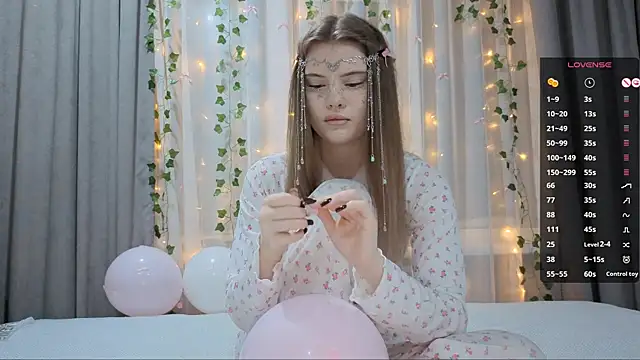 Snapshot of CarolinePepper chatting on January 2026 02:32:02 PM CarolinePepper online show from January 2026 02:32:02 PM