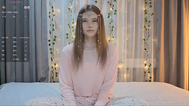 Snapshot of CarolinePepper chatting on February 2026 02:45:01 PM CarolinePepper online show from February 2026 02:45:01 PM