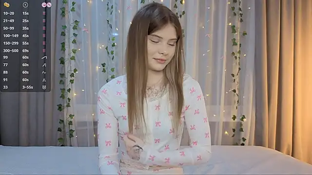 CarolinePepper online show from April 2026 02:36:02 PM