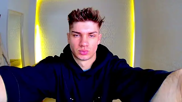 MaxKaiden online show from February 2026 05:26:01 AM