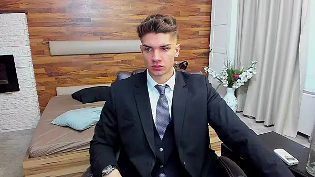 MaxKaiden online show from March 2026 06:41:01 AM