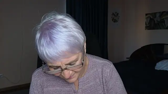 Sandra Snowflake online show from September 2025 04:14:01 AM