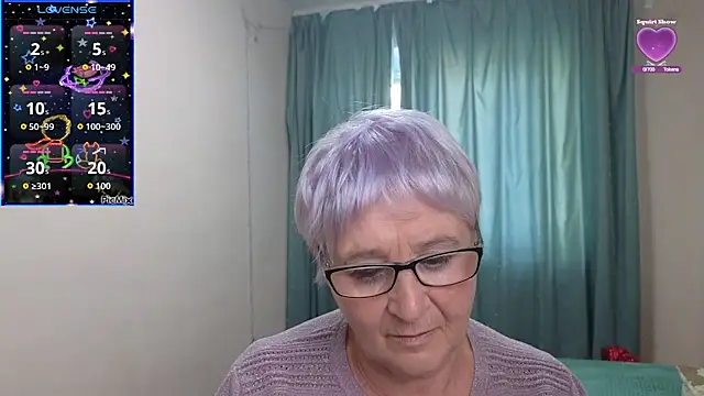 Sandra Snowflake online show from September 2025 12:21:02 PM