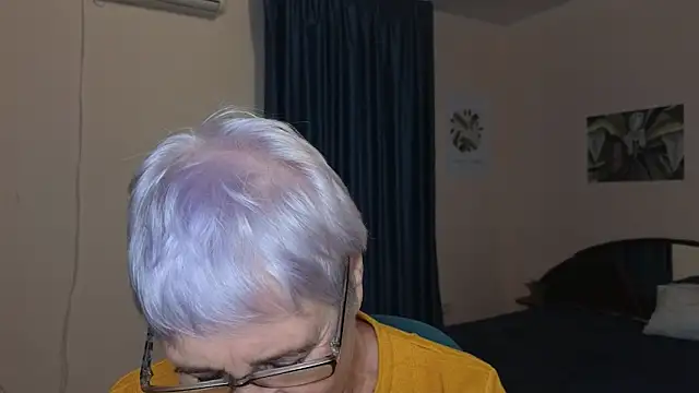 Sandra Snowflake online show from November 2025 11:10:01 AM