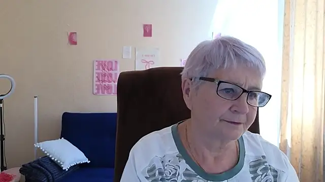 Sandra Snowflake online show from July 2026 12:07:02 PM