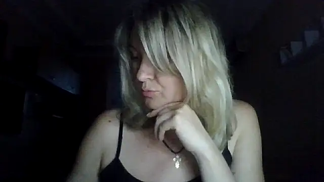 Mary888x online show from June 2026 06:32:01 PM