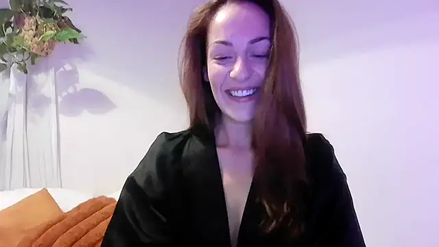 Snapshot of Edenfox- chatting on November 2025 08:19:01 PM Edenfox- online show from November 2025 08:19:01 PM