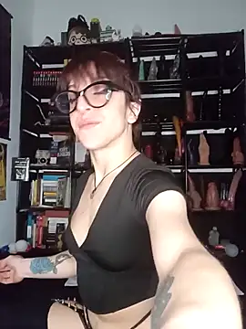 Snapshot of MirianaB chatting on December 2025 07:29:02 PM MirianaB online show from December 2025 07:29:02 PM