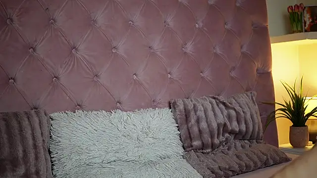 MaiaMini online show from January 2026 08:58:02 PM