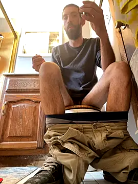 Snapshot of QueenM3 chatting on September 2025 06:11:02 PM QueenM3 online show from September 2025 06:11:02 PM