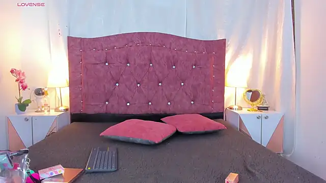 ValentinaGuerra online show from November 2025 10:24:01 PM