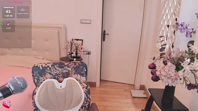 Snapshot of Tingdie chatting on November 2025 10:08:02 PM Tingdie online show from November 2025 10:08:02 PM